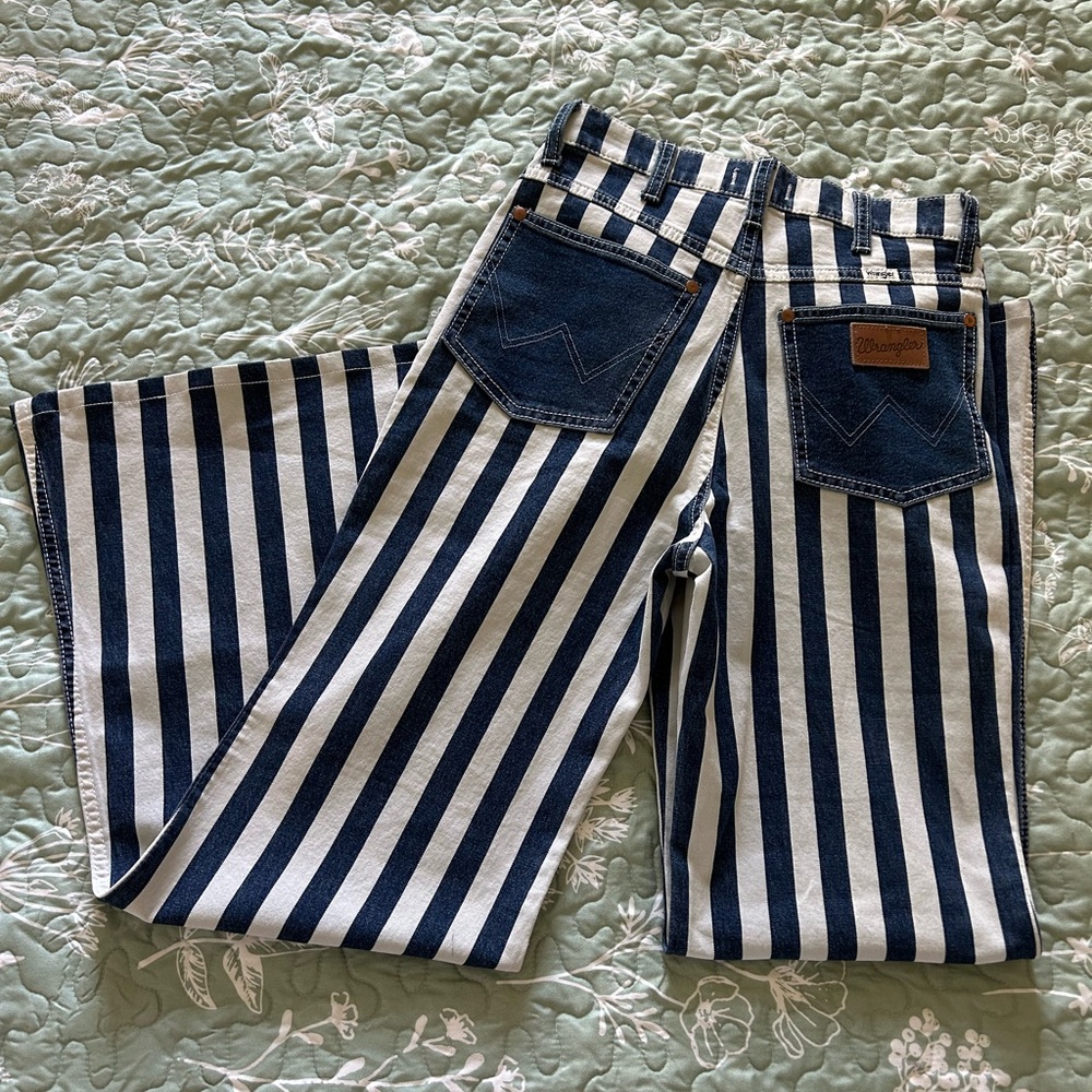 Wrangler Blue and White flare jeans